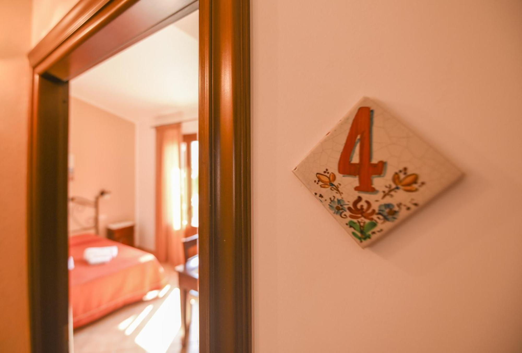 Bed and Breakfast Aurora Castelluzzo Habitación foto